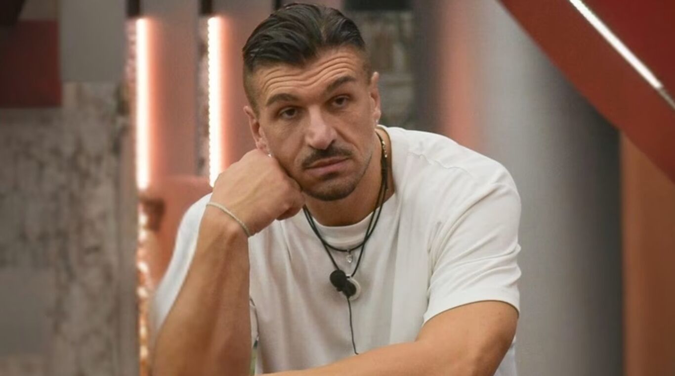 Grande Fratello, Matteo Azzali: "Ascolti bassi? Vi svelo il motivo". Poi espone sulle coppie nate nella Casa