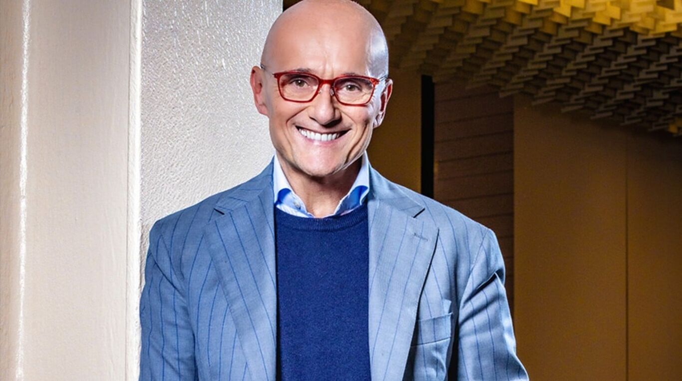 Alfonso Signorini parla dopo le accuse di Corona: “Così sono sopravvissuto al terremoto mediatico”