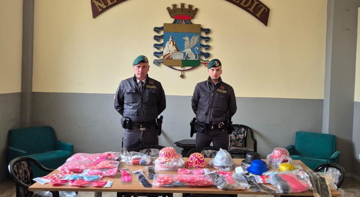 Carnevale sicuro, maxi-sequestro della Guardia di Finanza: oltre 500mila articoli irregolari