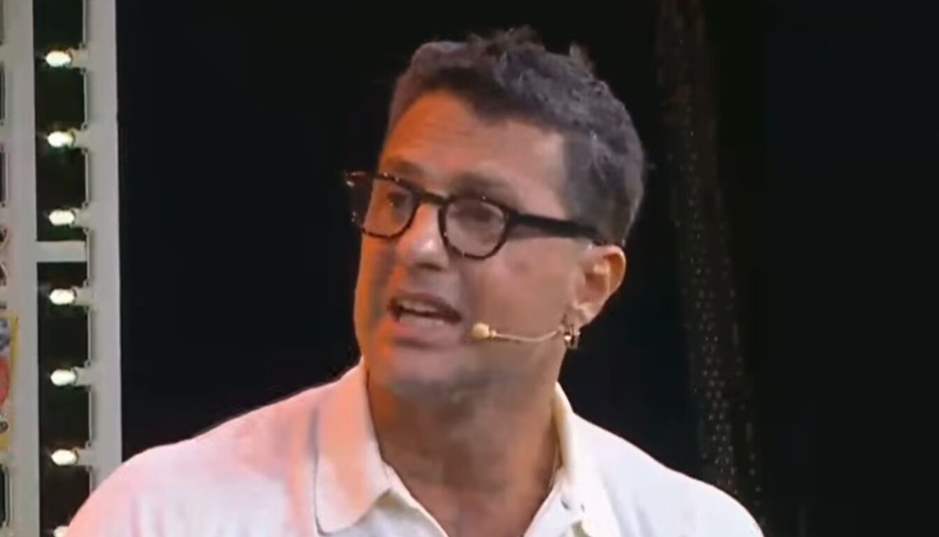 Fabrizio Corona annuncia il ritorno su YouTube: "Il 2 marzo la resa dei conti con Signorini e Mediaset"