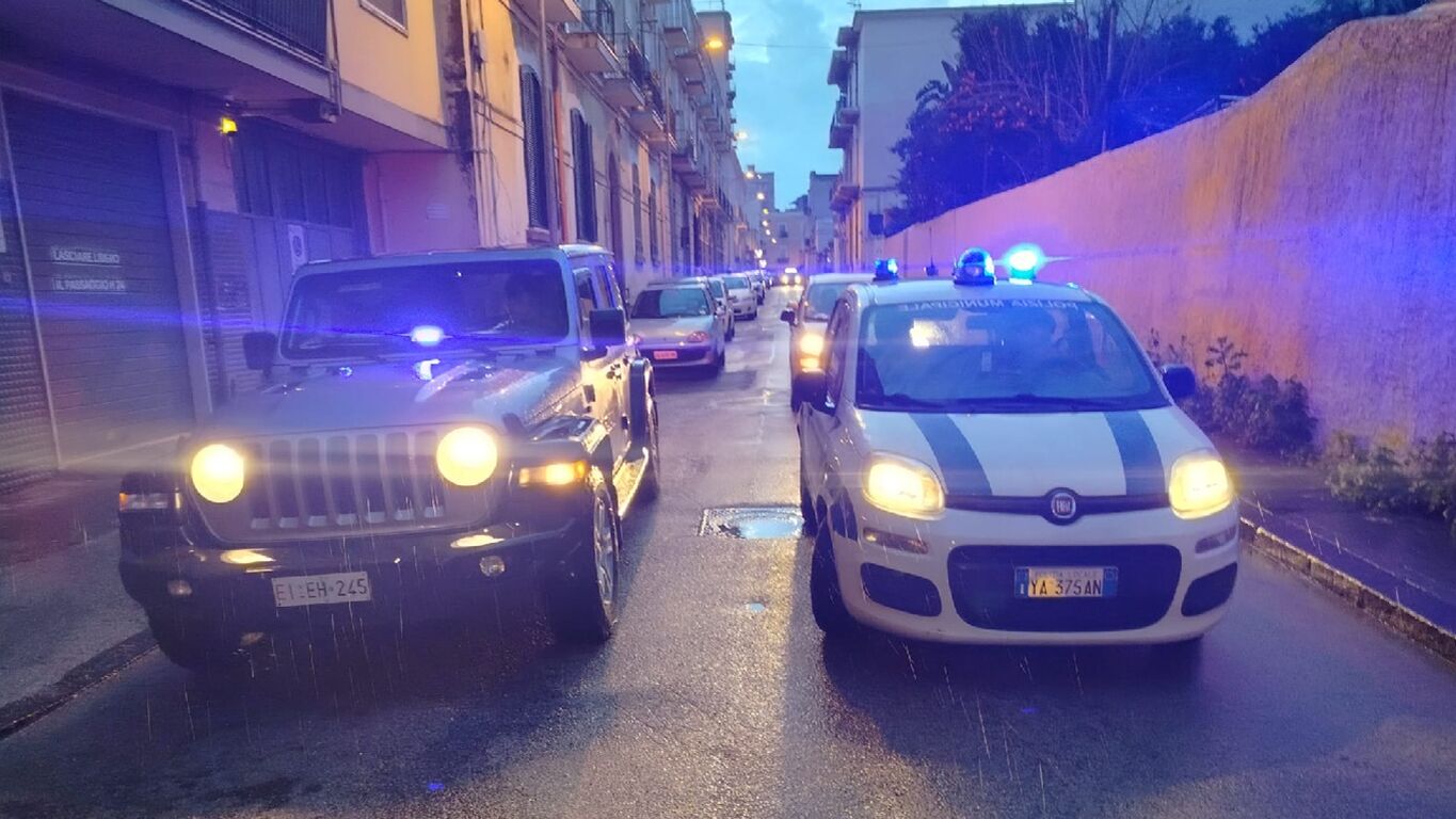 Blitz contro i reati ambientali: sequestrate due autofficine abusive a Torre Annunziata