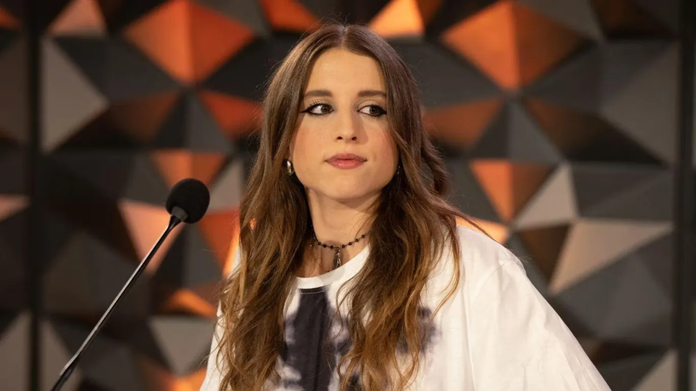 Angelina Mango torna con un nuovo tour e confessa: "Non è stato il successo a farmi ammalare"