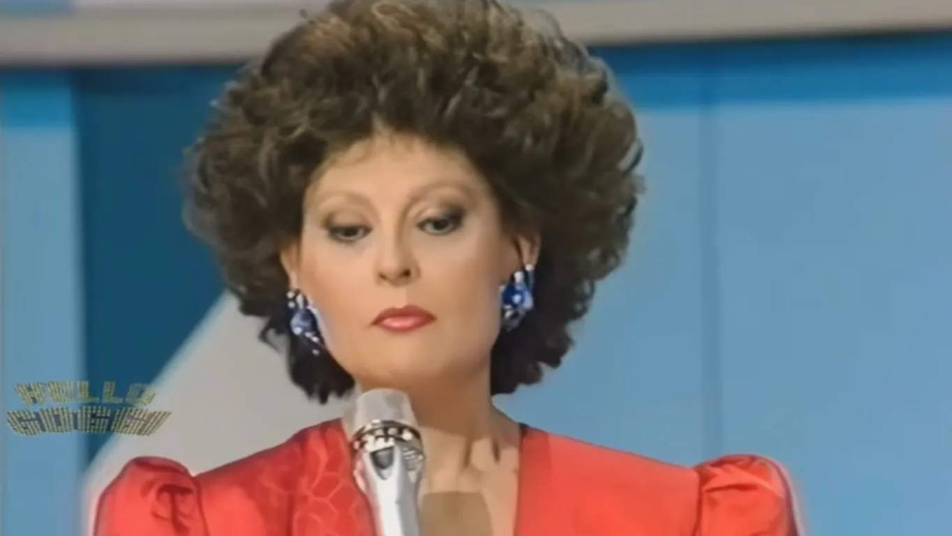 Addio ad Angela Luce, la voce eterna di Napoli: 74 anni di carriera tra teatro, cinema e musica