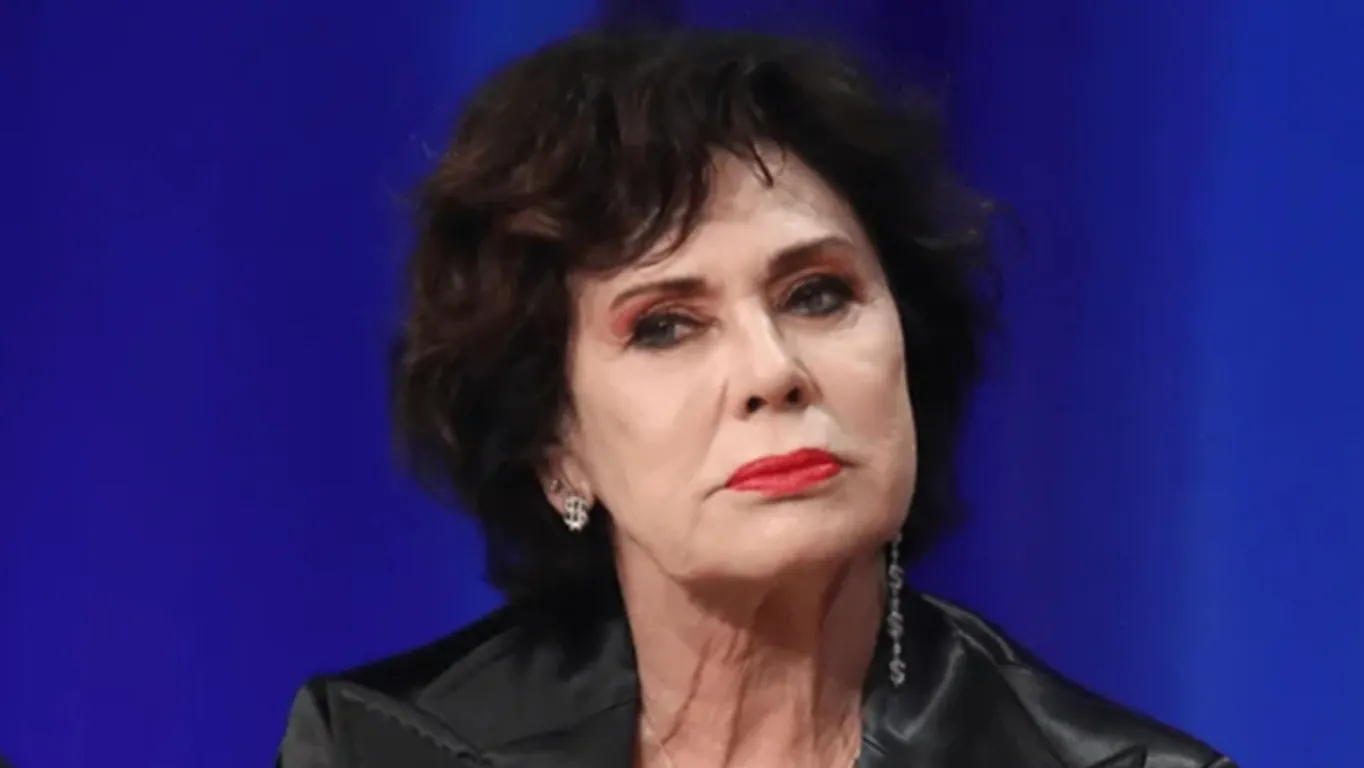 Verissimo, Corinne Clery, lo scontro con il figlio Alex: "Ho nominato un tutore legale"