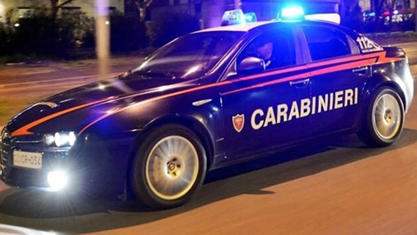 Santa Maria la Carità, in fiamme un autoarticolato di una ditta di autotrasporti