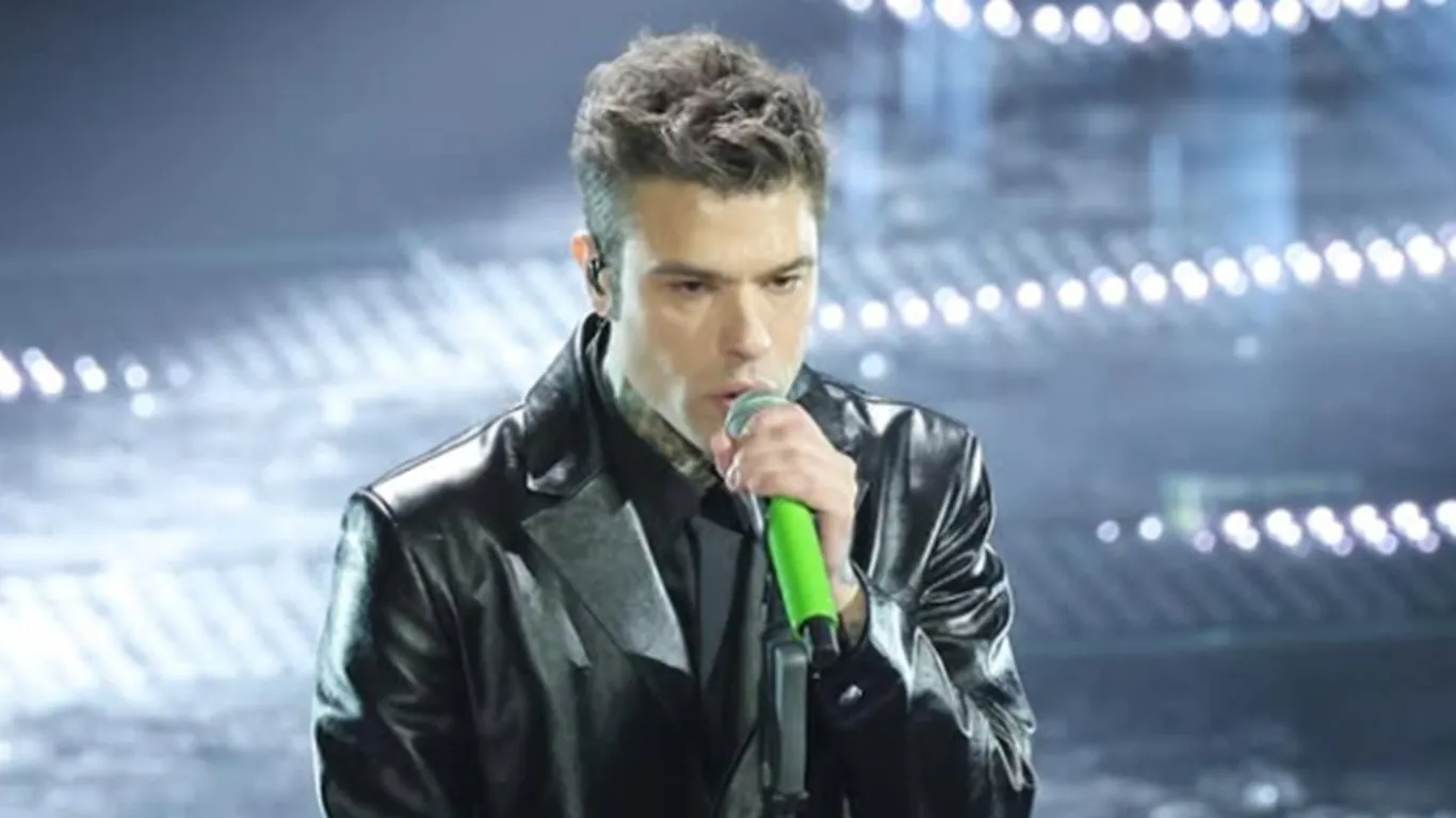 Fedez pronto per Sanremo 2026 ma non dimentica il Festival dell'anno scorso: "Tutto mi sfuggiva di mano"