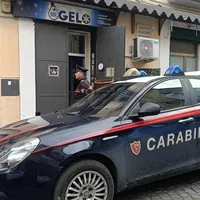 Castellammare, colpi d'arma da fuoco in via De Turris: rinvenuto un bossolo