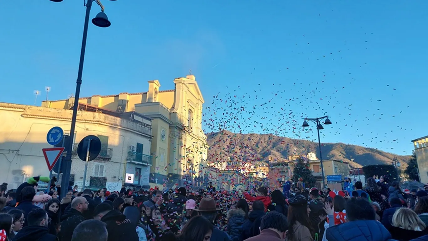 Carnevale a Pollena Trocchia: grande successo per la due giorni