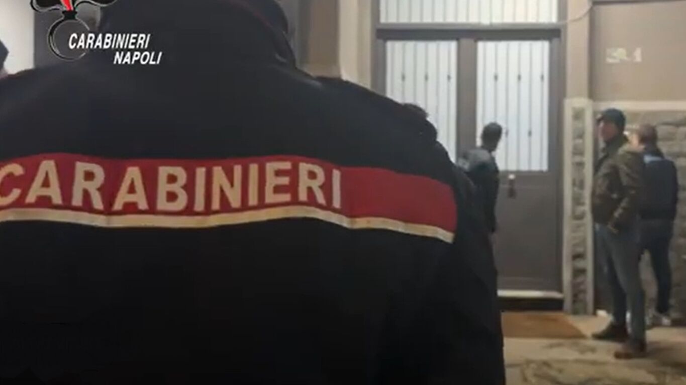 Operazione anticamorra a Napoli: in carcere nove persone indiziate di reati per associazione mafiosa