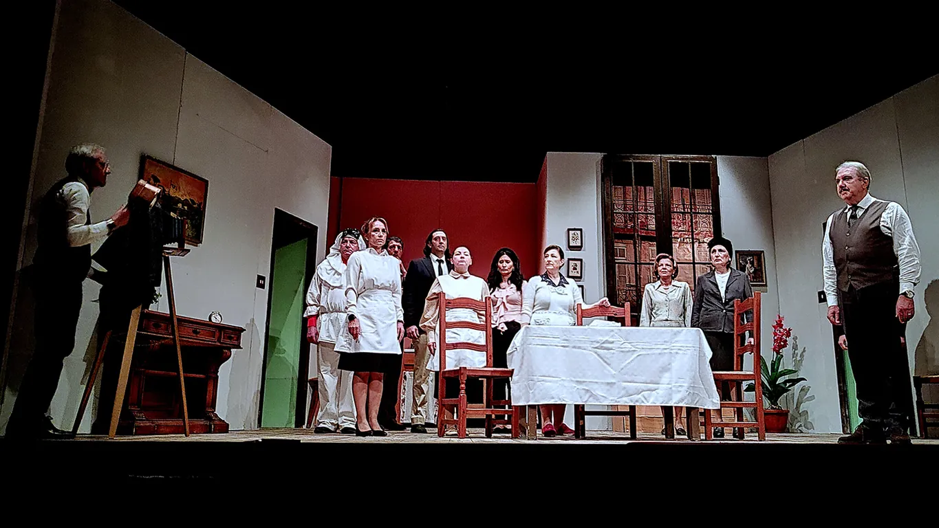 Torre Annunziata – Al Teatro San Francesco la compagnia Teatroinsieme Rovigliano in scena con “Sabato, domenica e lunedì”