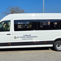 Torre Annunziata, arriva il nuovo pulmino per il trasporto sociale