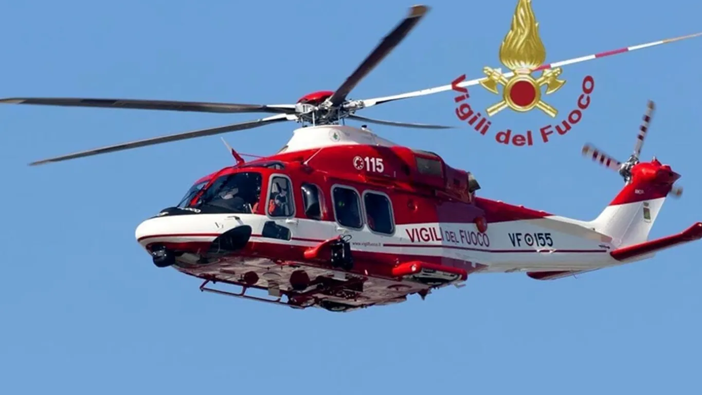 Elicottero dei Vigili del Fuoco usato per fini privati, scoppia la polemica
