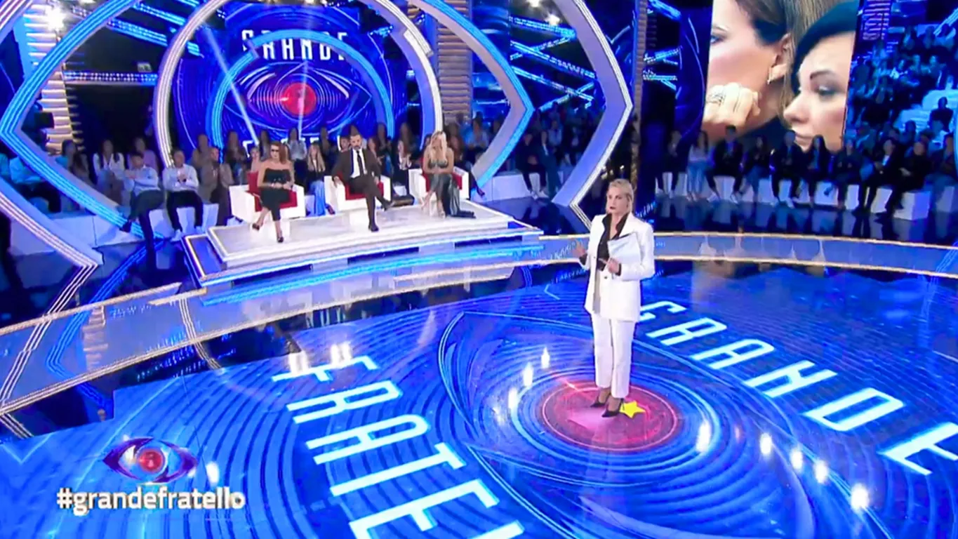 Grande Fratello, ex gieffino contro le ship: "Si parla solo di quello"