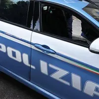 Roma, auto non si ferma a controllo polizia e in fuga provoca incidente: 3 morti