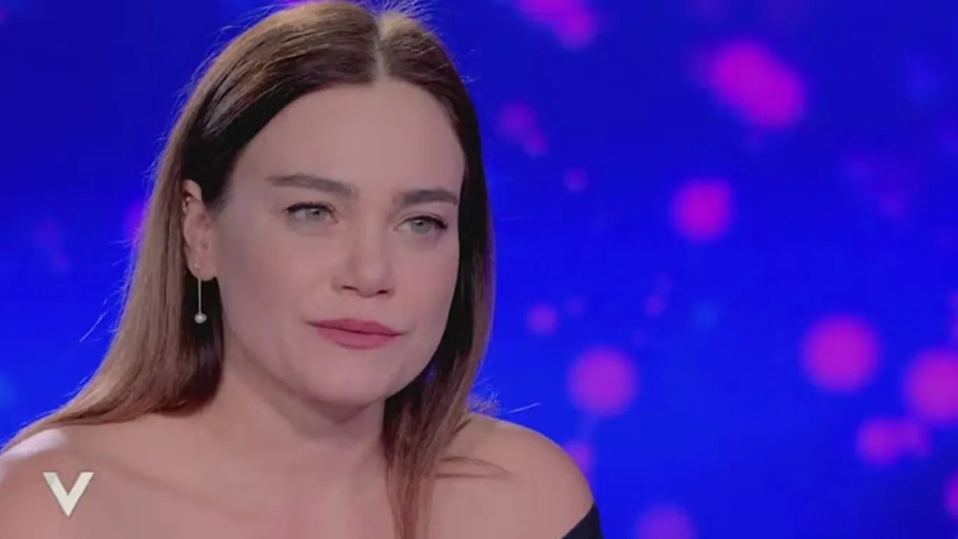 Romina Carrisi in lacrime: "Con il padre di Axel è finita". L'annuncio a Verissimo