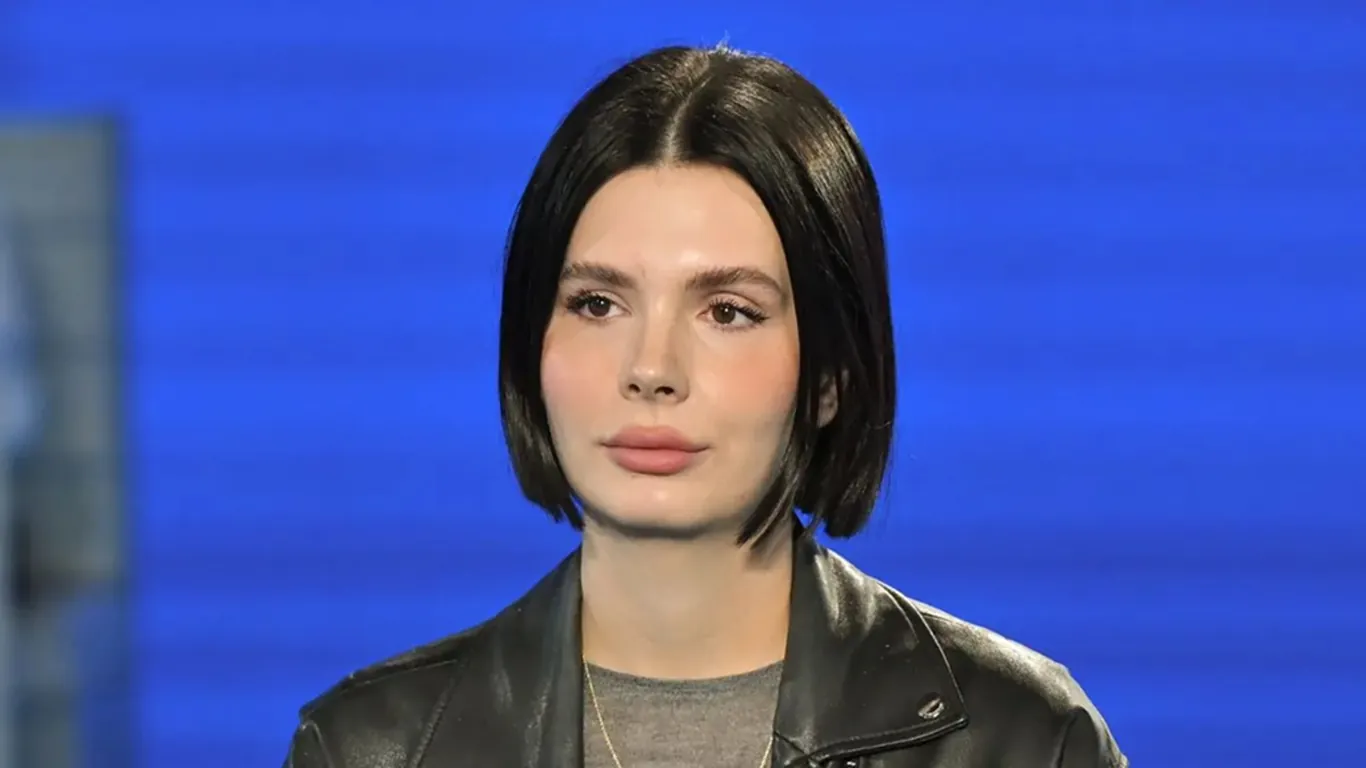 Grande Fratello Vip, nel cast anche Evelina, figlia di Vittorio Sgarbi: "Nella Casa ci sarà la resa dei conti"