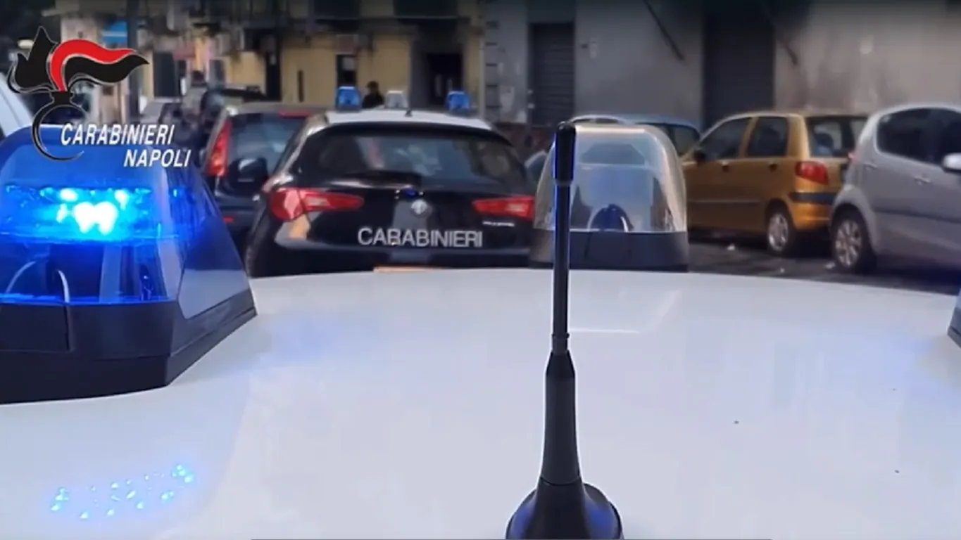 Rissa armata in un bar ad Arzano, tre arresti e due denunce