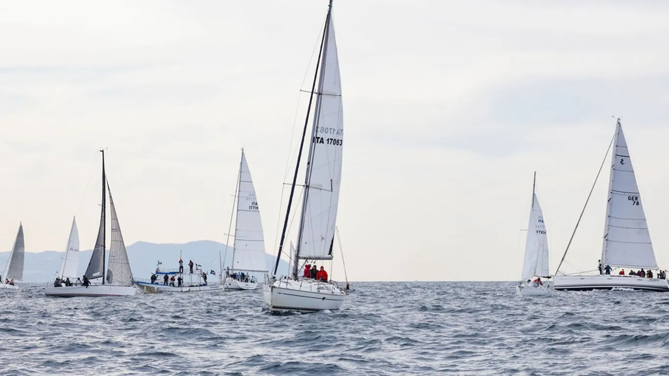 Vela: campionato vela d'altura, tre barche del Circolo Nautico Torre del Greco tra le prime dieci