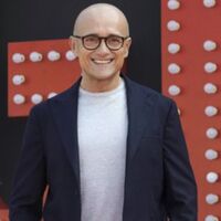 Alfonso Signorini dice addio a Chi e rompe il silenzio: “Lo squallore si commenta da solo”