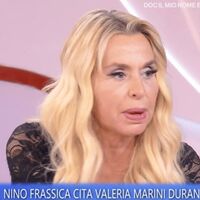 Valeria Marini scoppia a piangere a La Volta Buona e abbandona lo studio: “Non sono un pezzo di carne”
