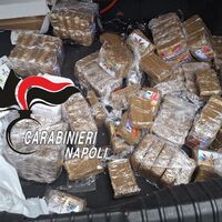 Poggiomarino, 27 chili di hashish nel portabagagli: arrestato 42enne