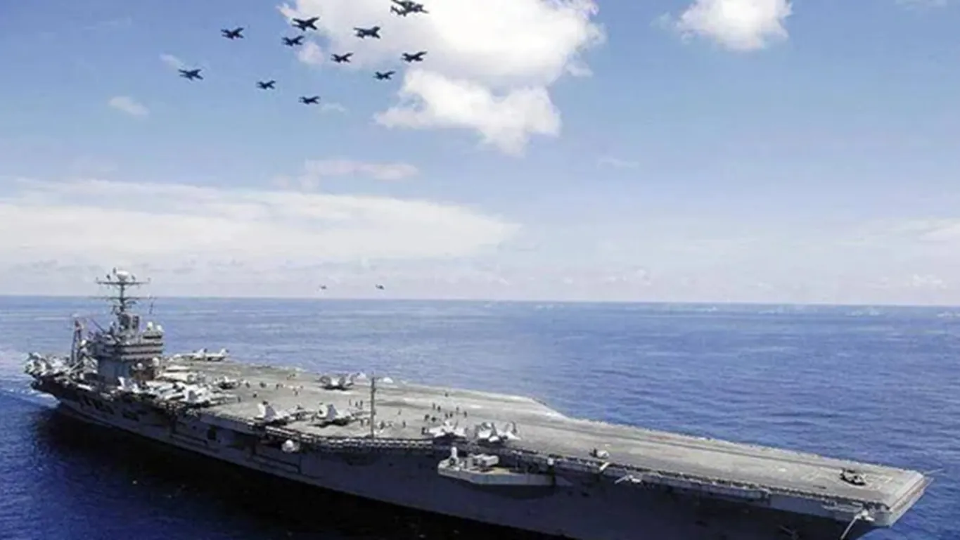 Iran, tv di Stato: "Colpita con droni portaerei Usa Lincoln". Tajani: "Ambasciata italiana a Teheran trasferita a Baku"