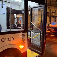 Accoltellata su un autobus a Napoli, arrestato un 39enne