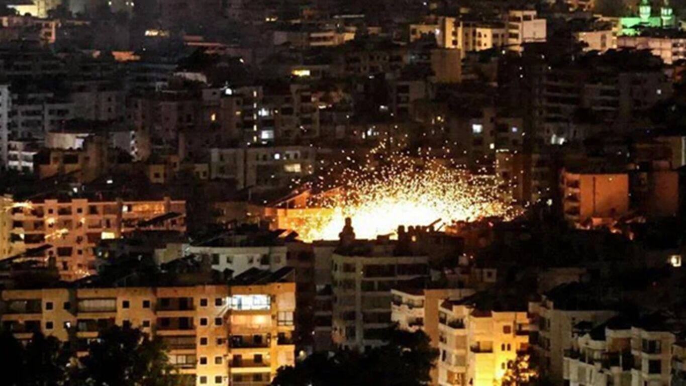 Iran, tv di Stato: "Colpita con droni portaerei Usa Lincoln". Nuovo raid di Israele alla periferia sud di Beirut