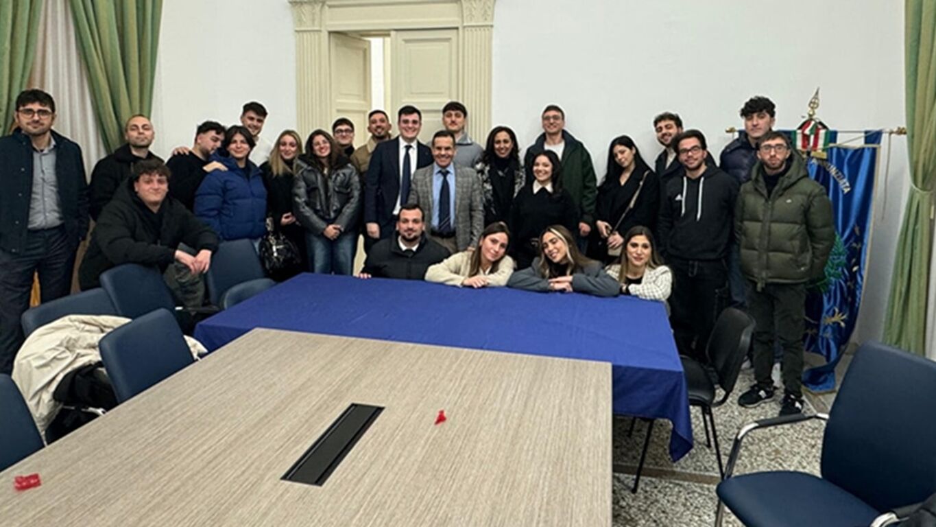 Torre Annunziata, il Forum dei Giovani accusa il Comune: “Nessuna sede e progetti ignorati”