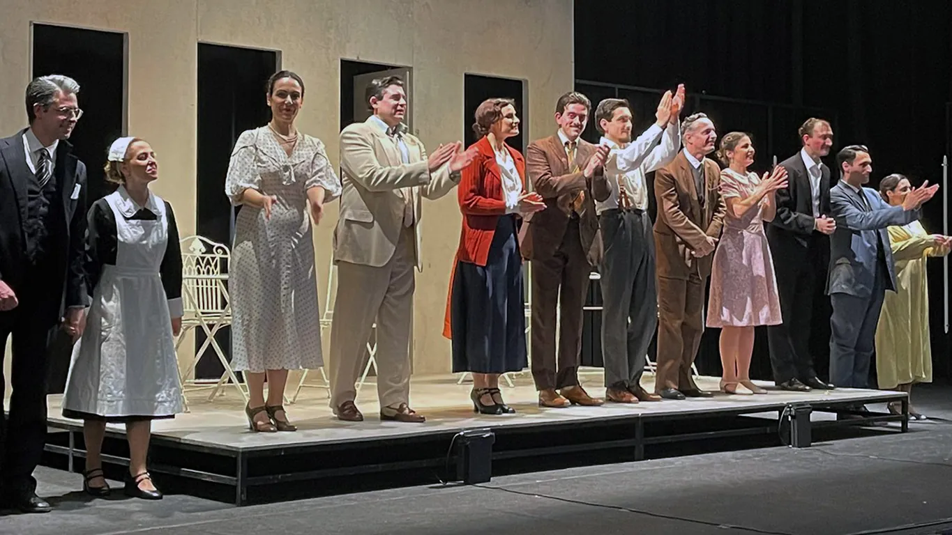 Torre Annunziata – “Ditegli sempre di sì”, al Teatro Nexus in scena la follia specchio della società