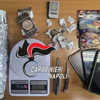 Castellammare di Stabia, 40enne ai domiciliari sorpreso con la droga in casa: arrestato
