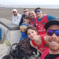 Torre Annunziata, volontari ripuliscono il Lido Mappatella: raccolti rifiuti e persino un passeggino