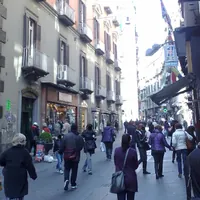 Vede su Instagram le sue borse rubate: nei guai il fidanzato