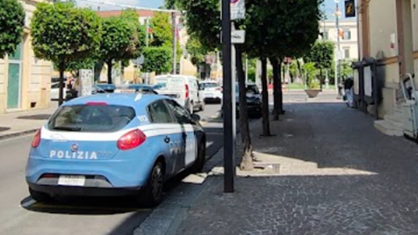 Pompei, maltratta e minaccia i genitori per avere soldi: arrestato dopo la latitanza