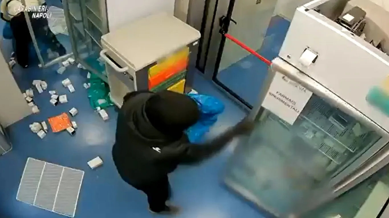 Furti di farmaci oncologici negli ospedali di Napoli: 10 misure cautelari, danni per 3,5 milioni