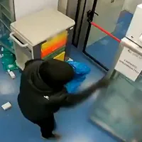 Furti di farmaci oncologici negli ospedali di Napoli: 10 misure cautelari, danni per 3,5 milioni