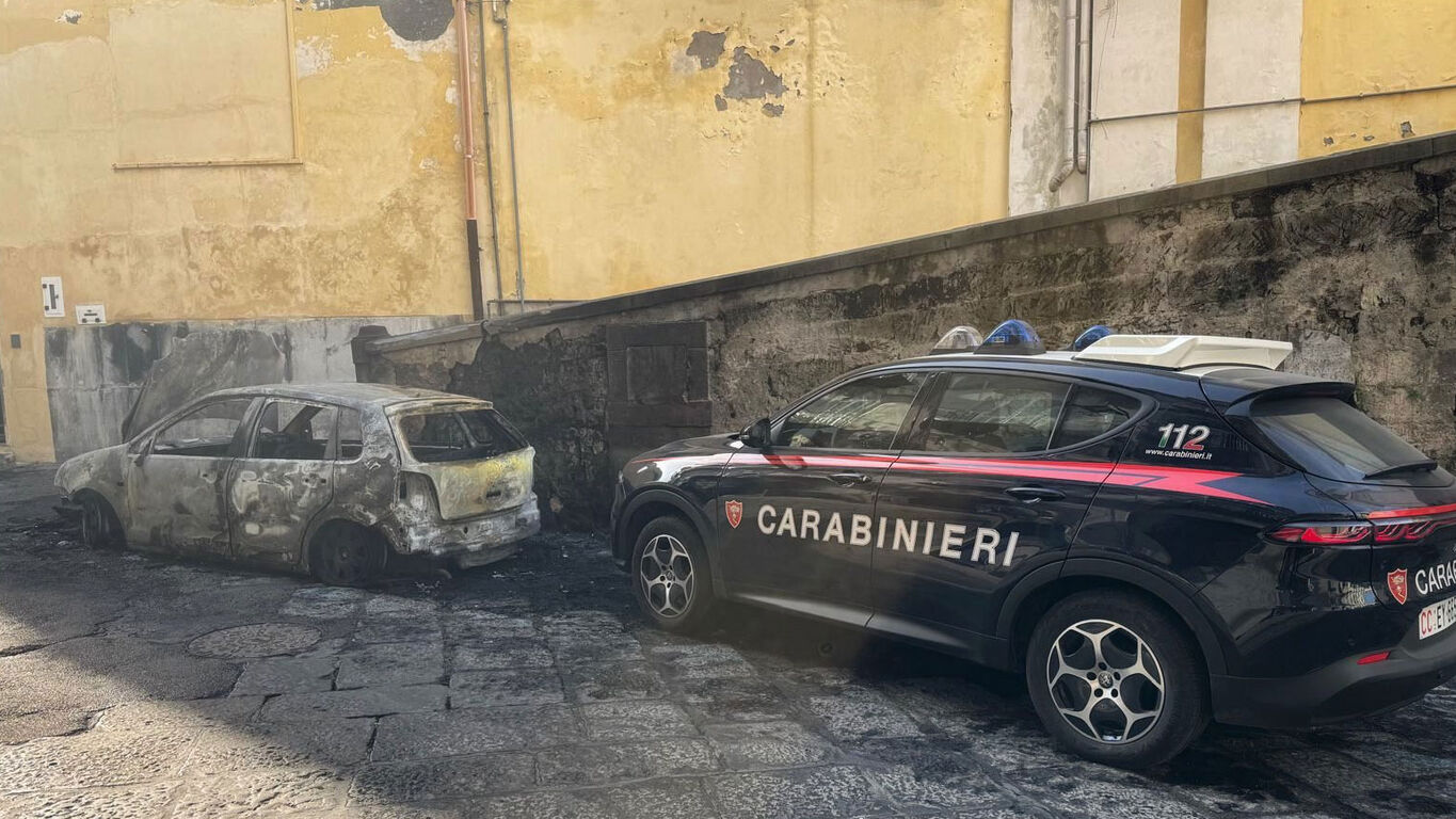 Gragnano, incinta di due mesi minacciata con un coltello dal compagno