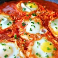 Uova in purgatorio (ricetta napoletana tradizionale)