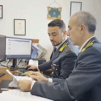 Maxi frode IVA nel settore informatico: sequestri per oltre 32 milioni di euro tra Napoli e Caserta