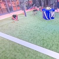 GF Vip, diretta nel caos: operai al lavoro, ritardo di oltre un'ora e concorrenti costretti a dormire fuori