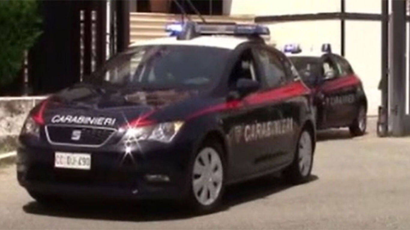 Maltrattamenti in famiglia a Pimonte: 37enne ai domiciliari con braccialetto elettronico