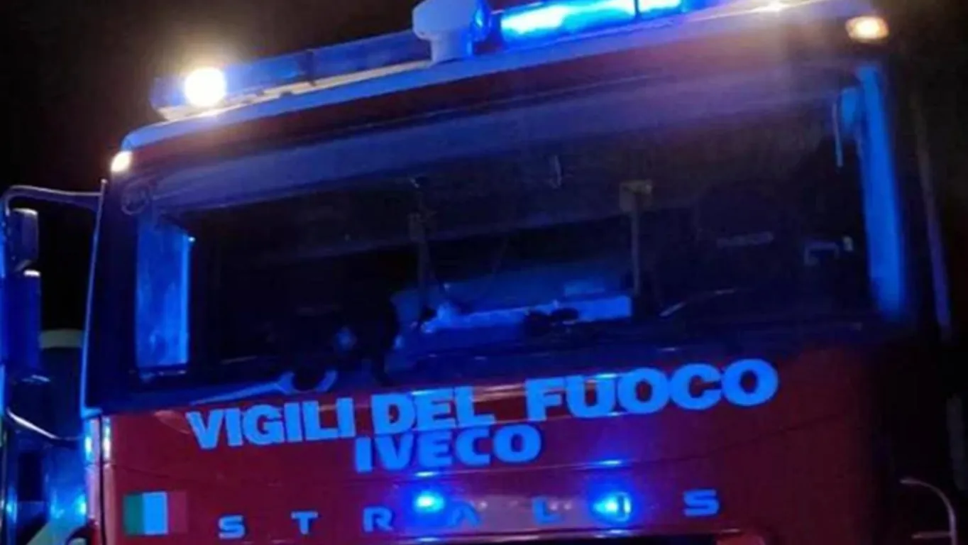 Cilento, auto precipita in un dirupo dopo incidente: morti due fidanzati
