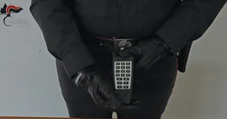 Furto di carburante a Giugliano, manomette il distributore con un telecomando: arrestato 39enne