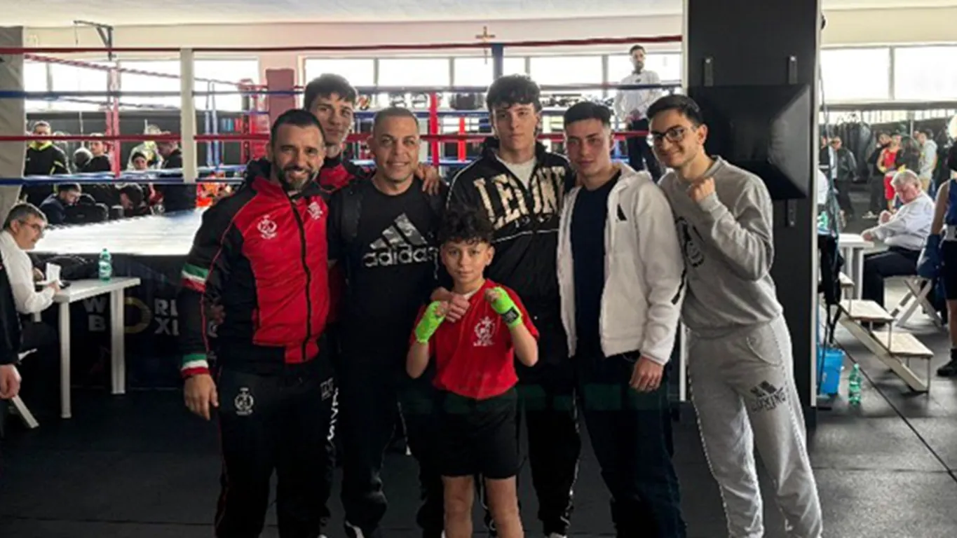 Boxe, l'AUSE Sporting Club protagonista al Trofeo Partenopea: vittorie e spettacolo sul ring