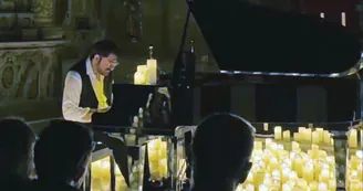 Candlelight a Salerno, il pianoforte di Luis Di Gennaro illumina i grandi cantautori italiani