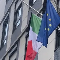 Castellammare di Stabia - Bandiere a mezz'asta per le vittime del Coronavirus