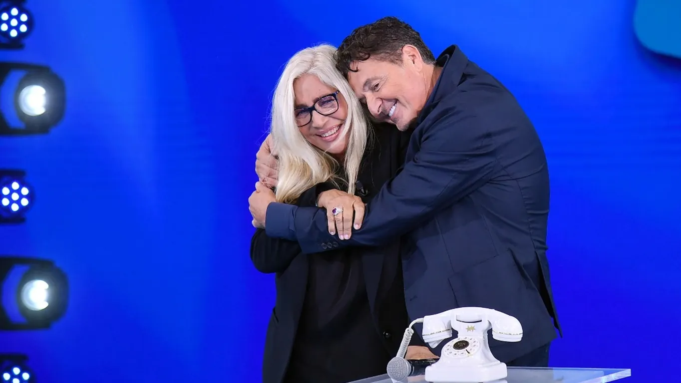 Mara Venier rompe il silenzio su Teo Mammucari: "Quando ho un ospite a Domenica In, lui non entra"