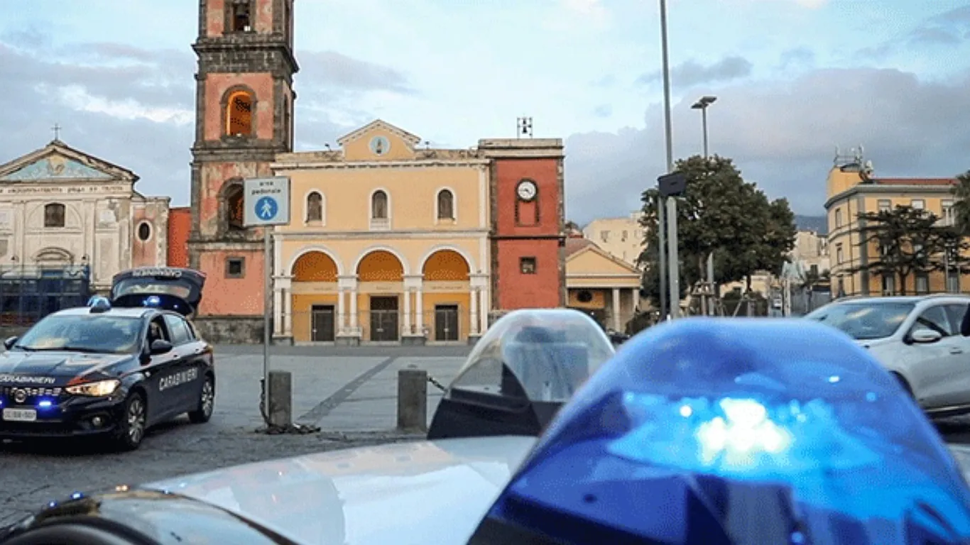 Ercolano, i carabinieri arrestano 62enne per tentato omicidio: motivo del litigio una donna