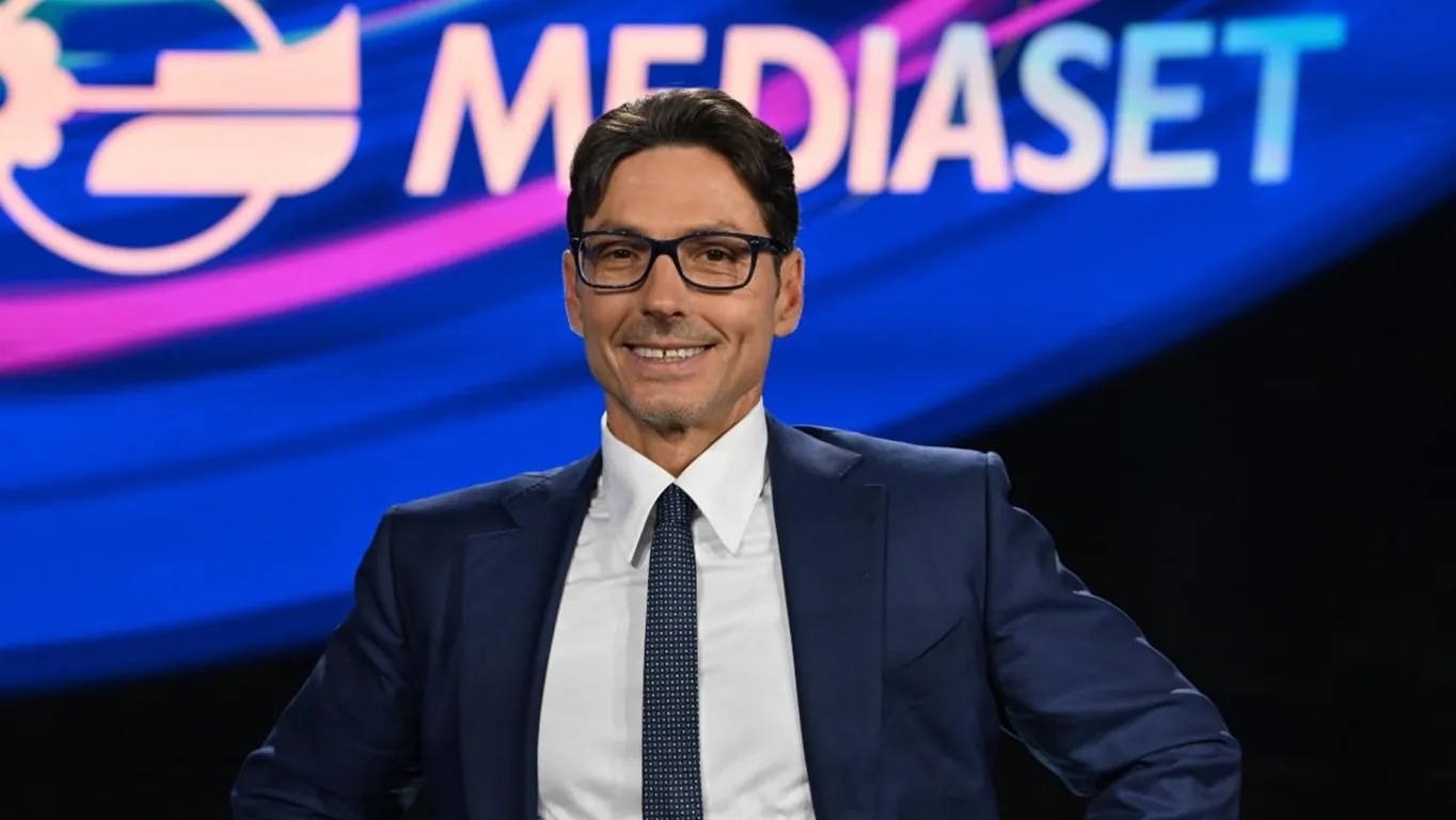 Pier Silvio Berlusconi rompe il silenzio: Signorini, Corona e il Grande Fratello Vip