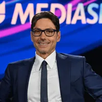 Pier Silvio Berlusconi rompe il silenzio: Signorini, Corona e il Grande Fratello Vip